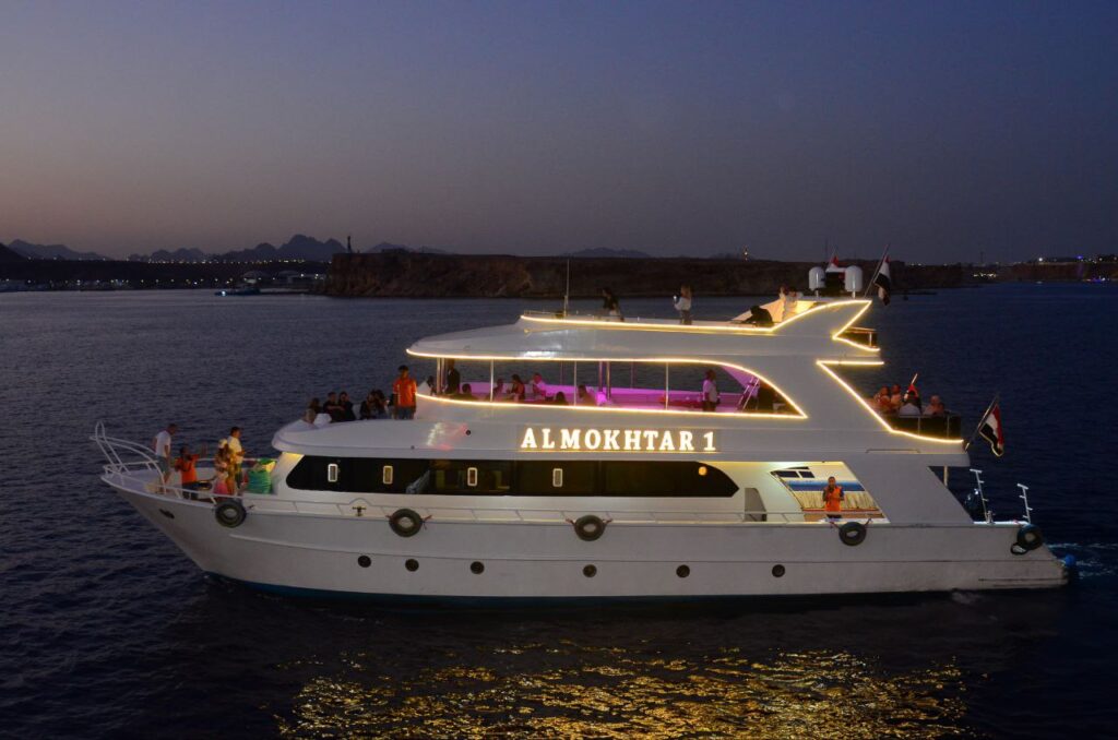 Romantic Dinner Cruise in Sharm El Sheikh — photo 2